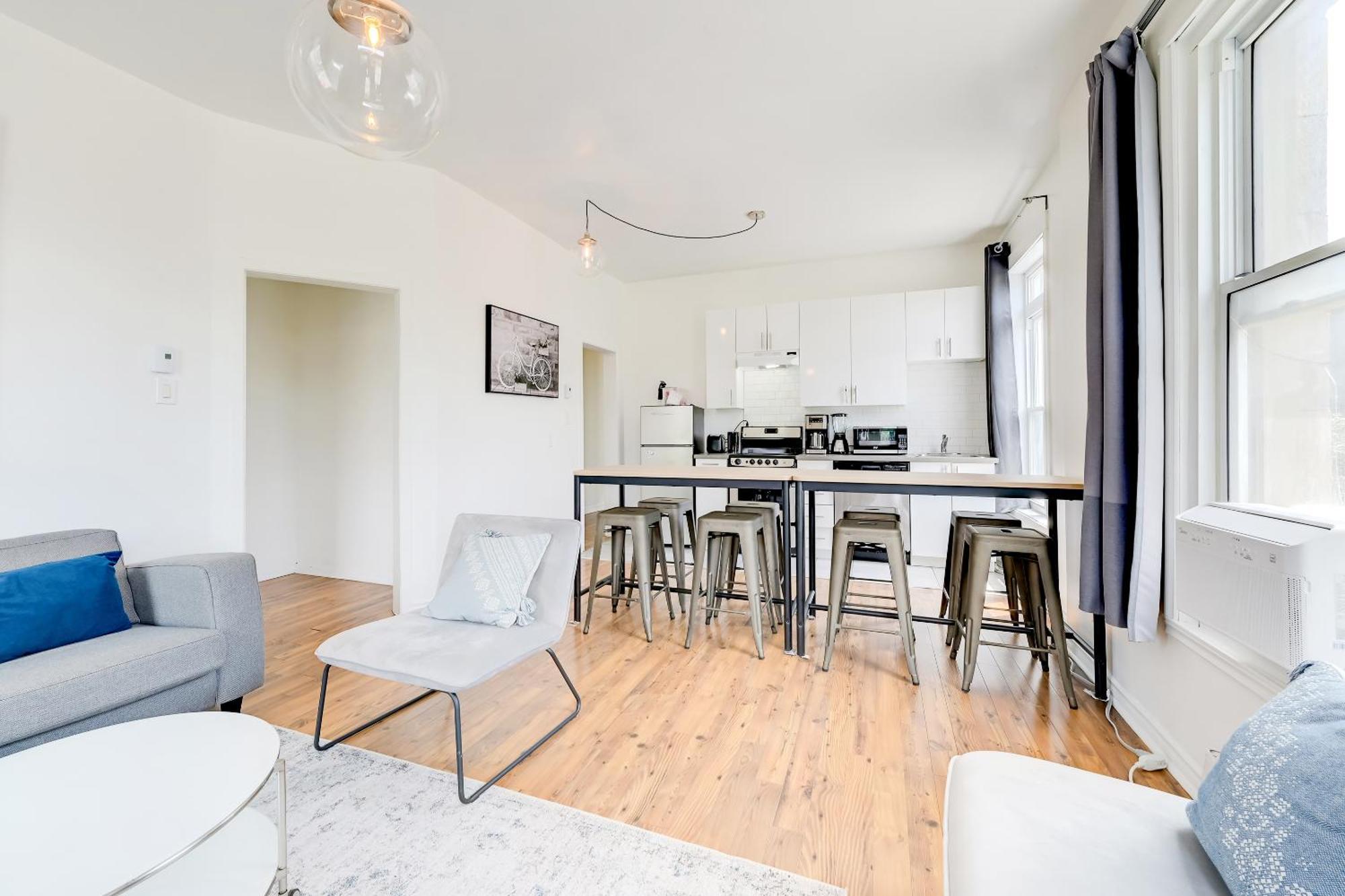 Chez Mont Royal Apartments! مونتريال المظهر الخارجي الصورة