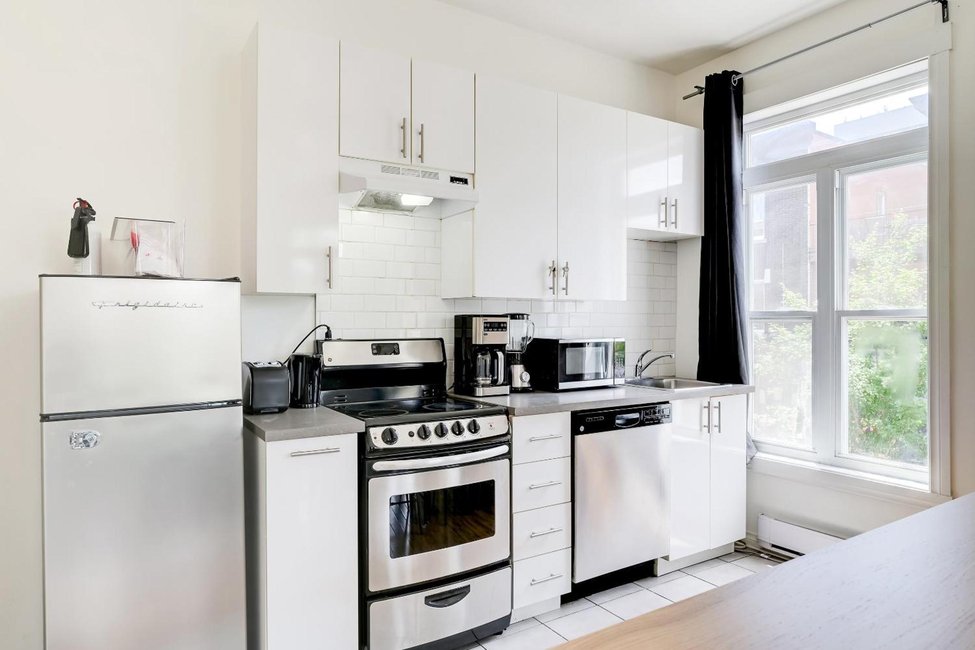 Chez Mont Royal Apartments! مونتريال المظهر الخارجي الصورة