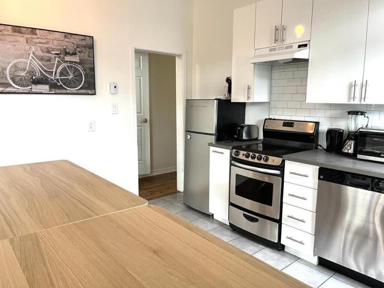 Chez Mont Royal Apartments! مونتريال المظهر الخارجي الصورة