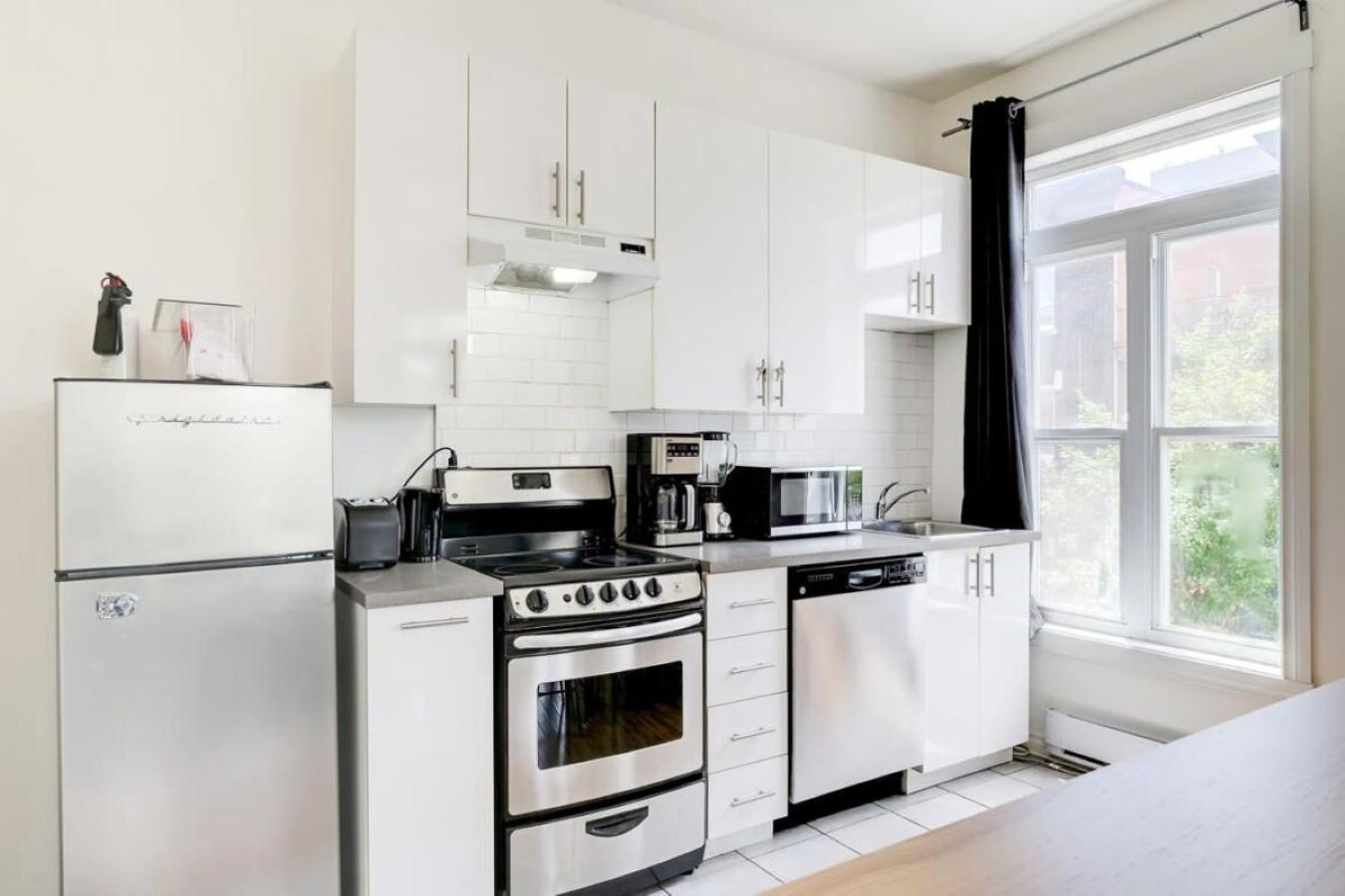 Chez Mont Royal Apartments! مونتريال المظهر الخارجي الصورة