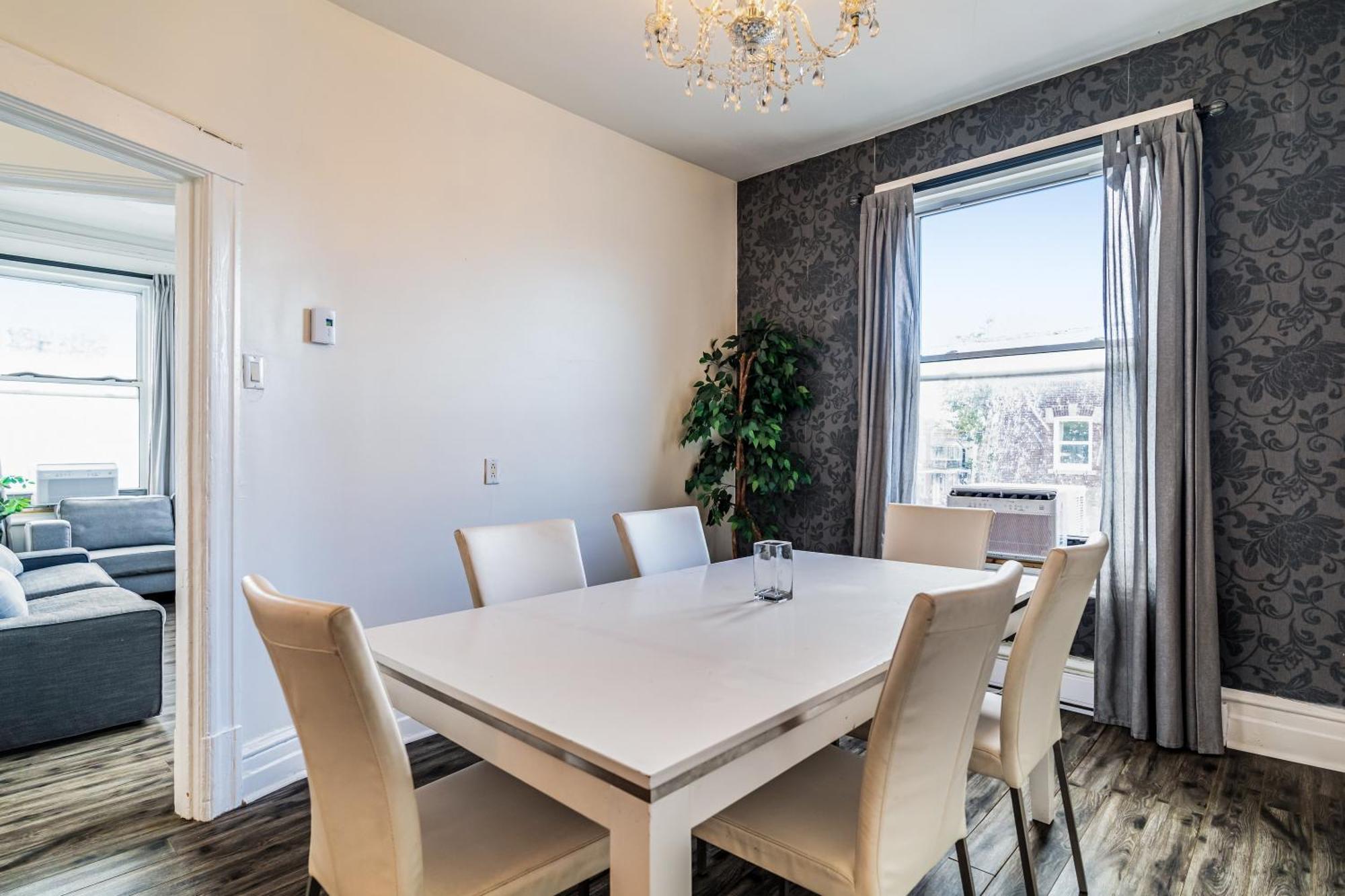 Chez Mont Royal Apartments! مونتريال المظهر الخارجي الصورة