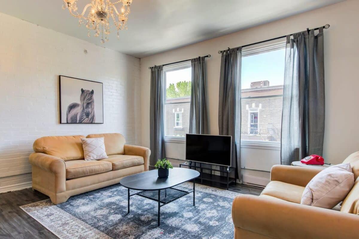 Chez Mont Royal Apartments! مونتريال المظهر الخارجي الصورة