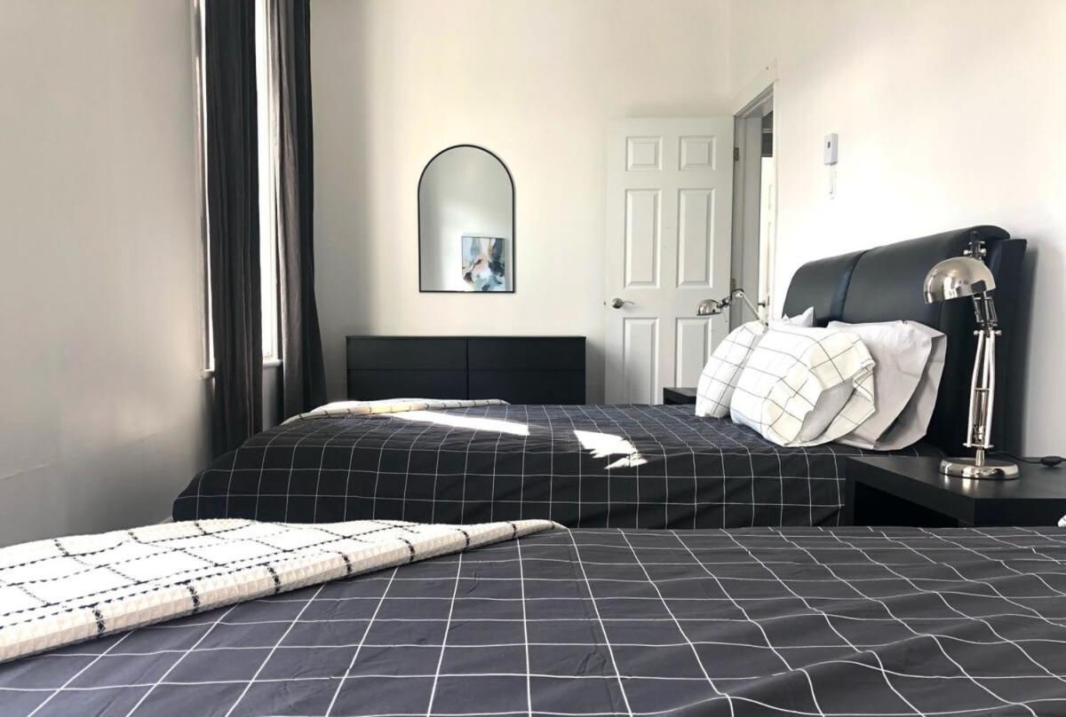 Chez Mont Royal Apartments! مونتريال المظهر الخارجي الصورة