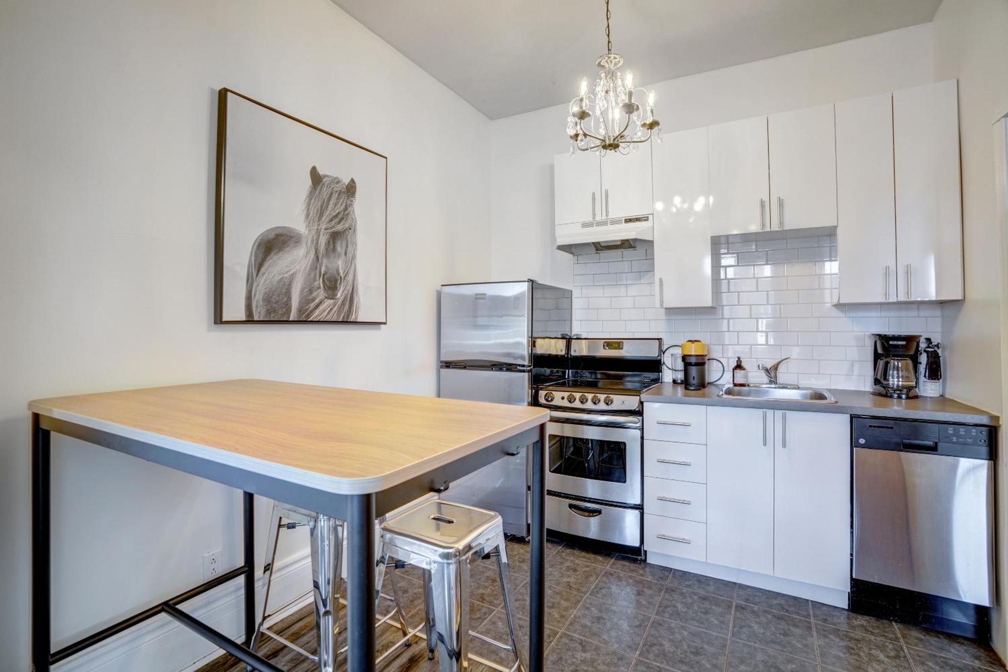 Chez Mont Royal Apartments! مونتريال المظهر الخارجي الصورة