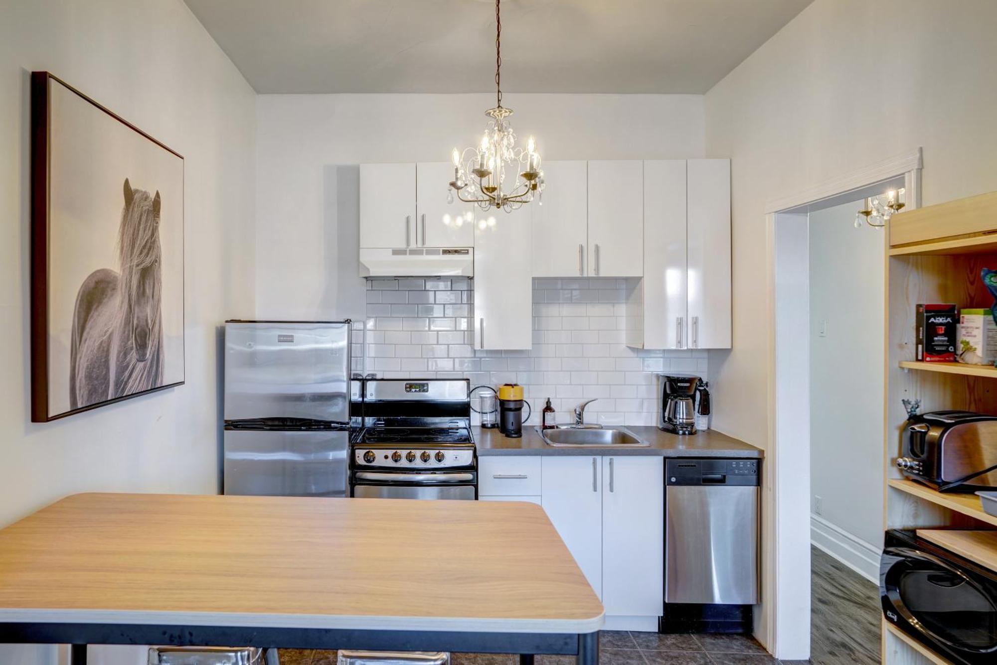 Chez Mont Royal Apartments! مونتريال المظهر الخارجي الصورة